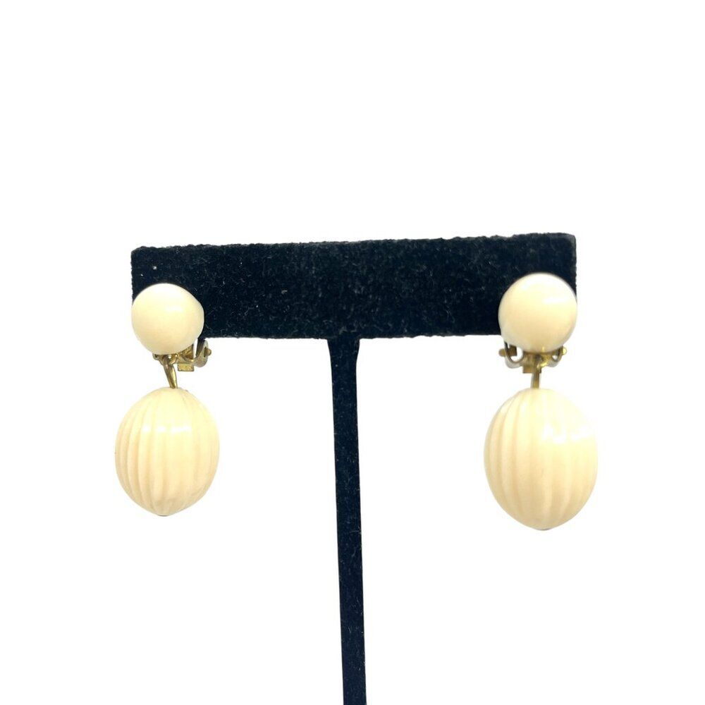 VINTAGE MELON DROP EARRINGS Cream Plastic Clip On West Germany Mod
